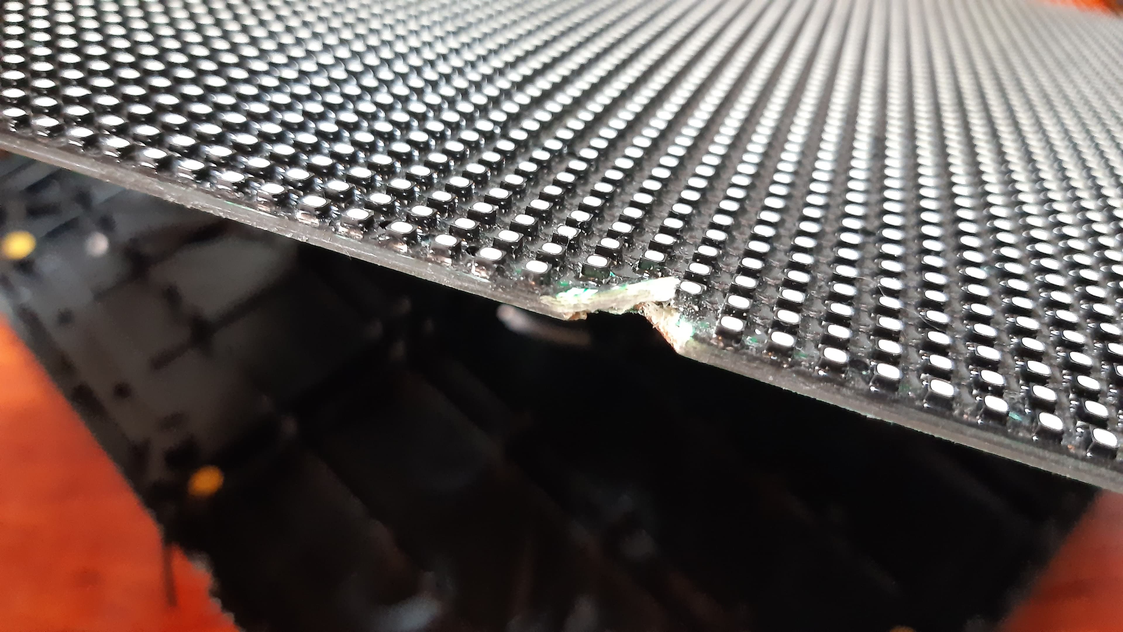 Damaged LED Modules – Cracked & Broken PCB Repair – image 2