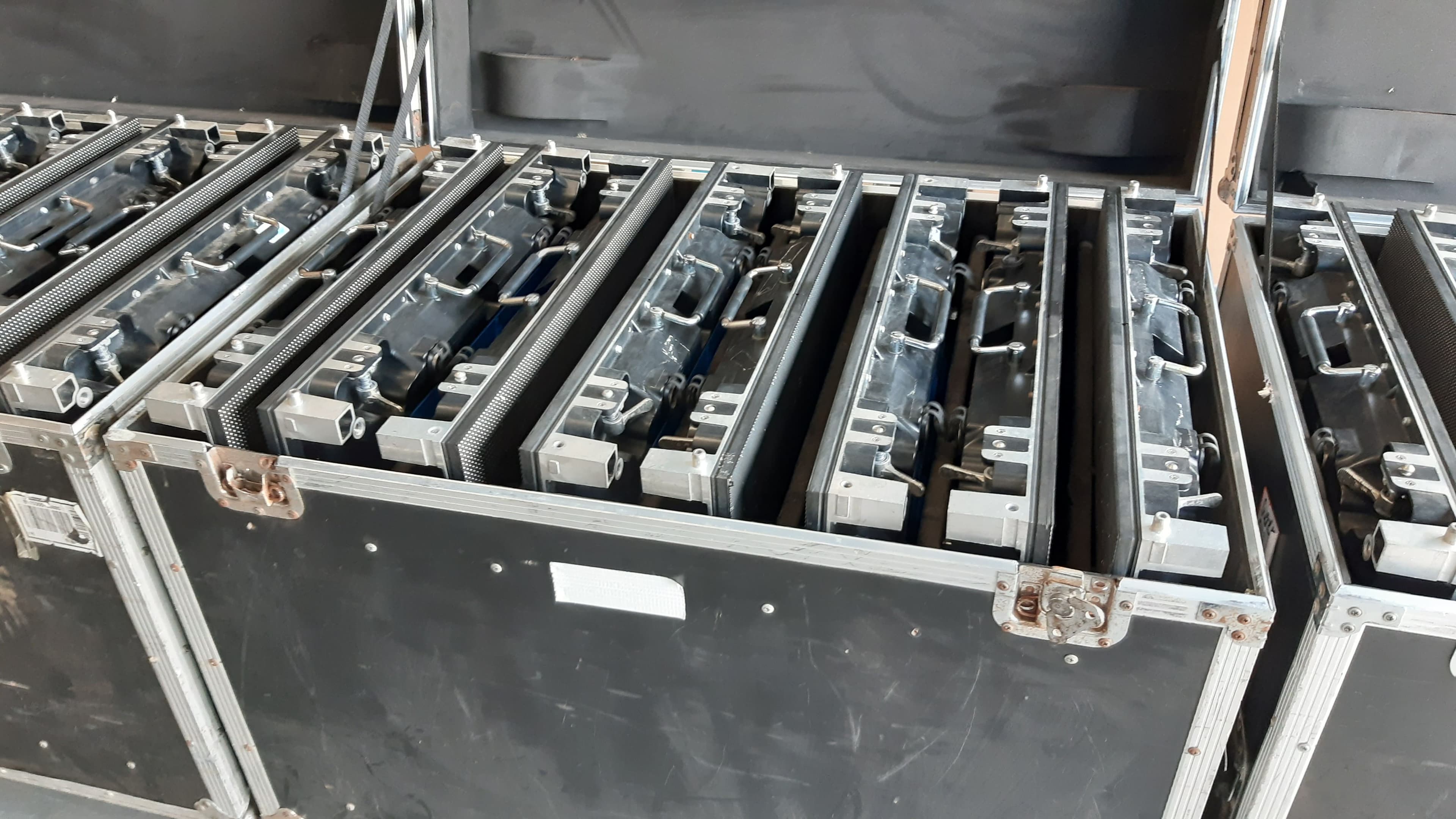 Rental LED Screen – Module & Hub Card Repair