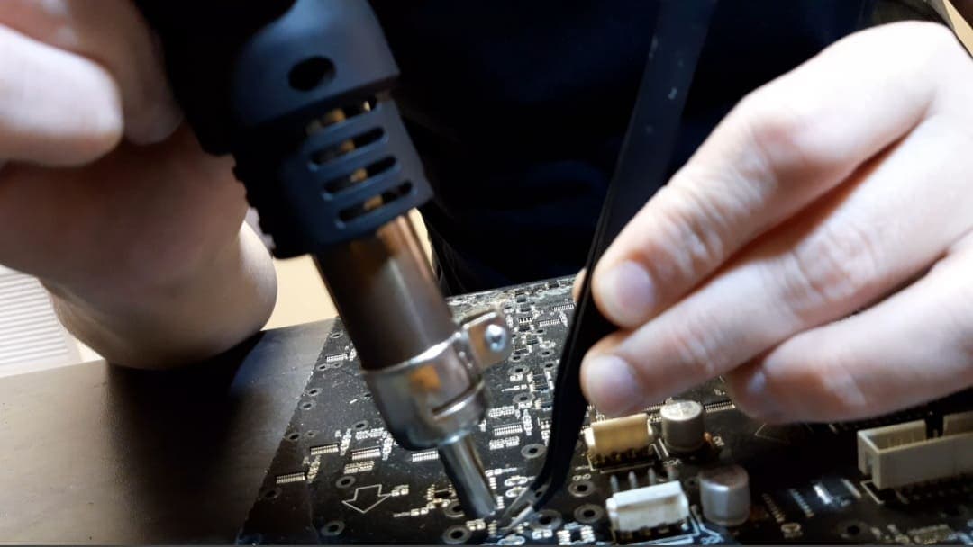 Led Module Repair – IC Replacement - view 2